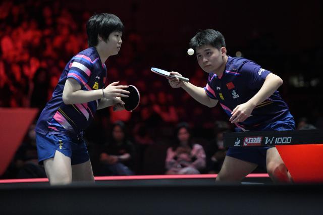 （体育）（1）乒乓球——WTT新加坡大满贯：林诗栋_蒯曼晋级决赛XxjpseC007562_20250206_PEPFN0A001.jpg