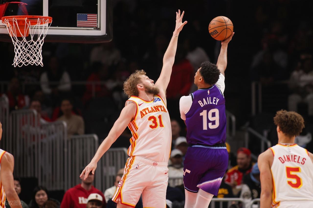 文班亚马29+11+6+3无缘今日最佳球员！杰伦-约翰逊22+16+15创纪录